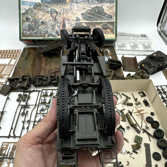 AMT/Ertl World War II Armored Assault Playset +++ Parts Pieces Broken Etc As-Is - Picture 11 of 16